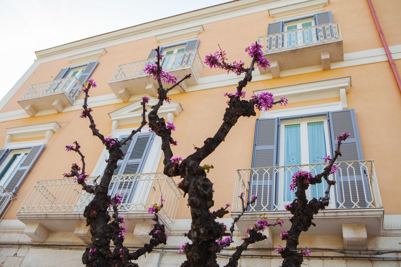 Albergo Lucy Trani Exterior photo